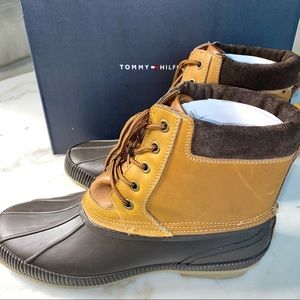 GENTLY USED TOMMY HILFIGER BOOT MENS